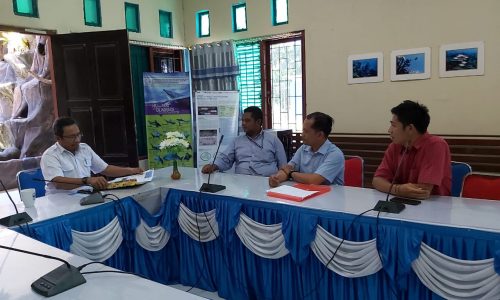 Penyampaian materi diseminasi di BLUD Raja Ampat (Dok. Nana - BLUD Raja Ampat)