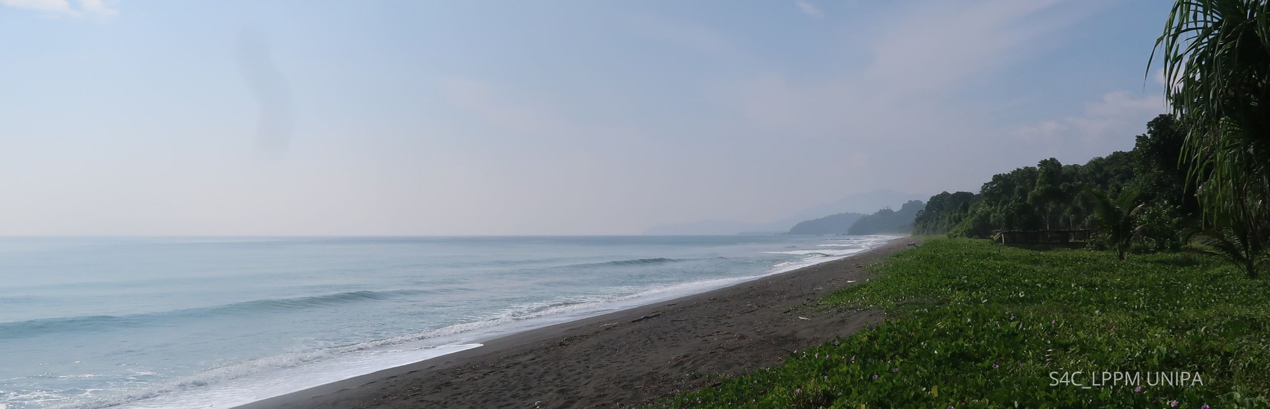 Pemandangan pantai depan pos wermon